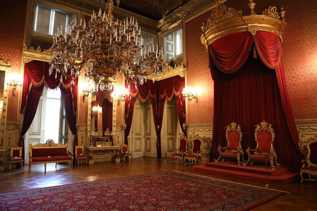 👑 아주다 국립 왕궁 (아주다 궁전)